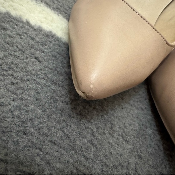 Nine West Tan Heels - Picture 4 of 5